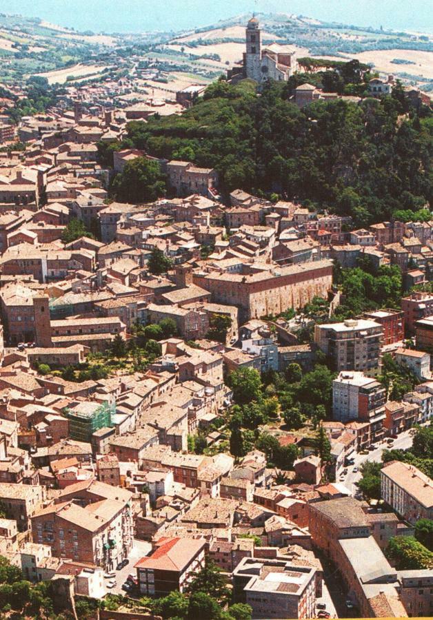 Alloggio "La Fonte" Фермо Екстериор снимка